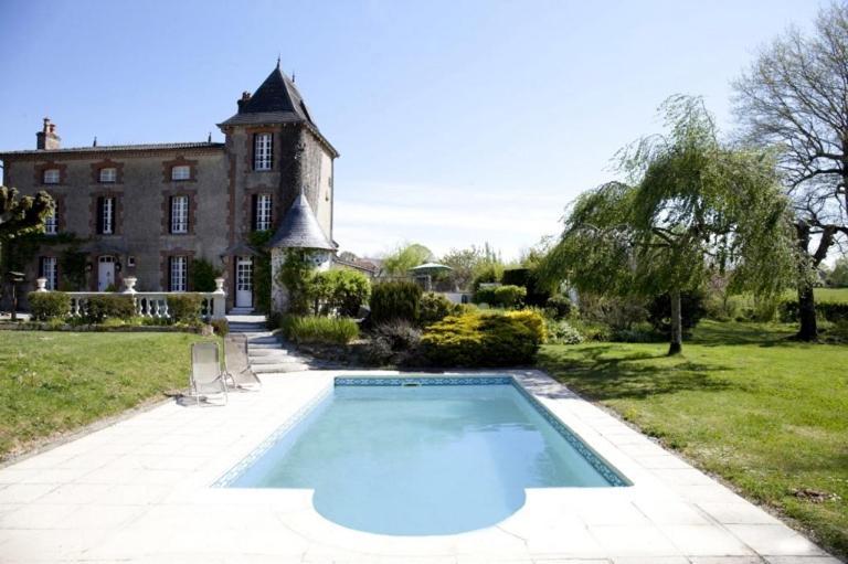Les Lauriers Bed & Breakfast Peyrat-de-Bellac Exterior photo