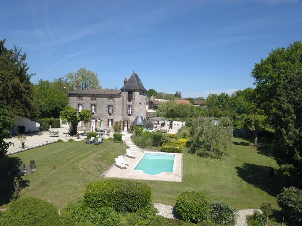 Les Lauriers Bed & Breakfast Peyrat-de-Bellac Exterior photo